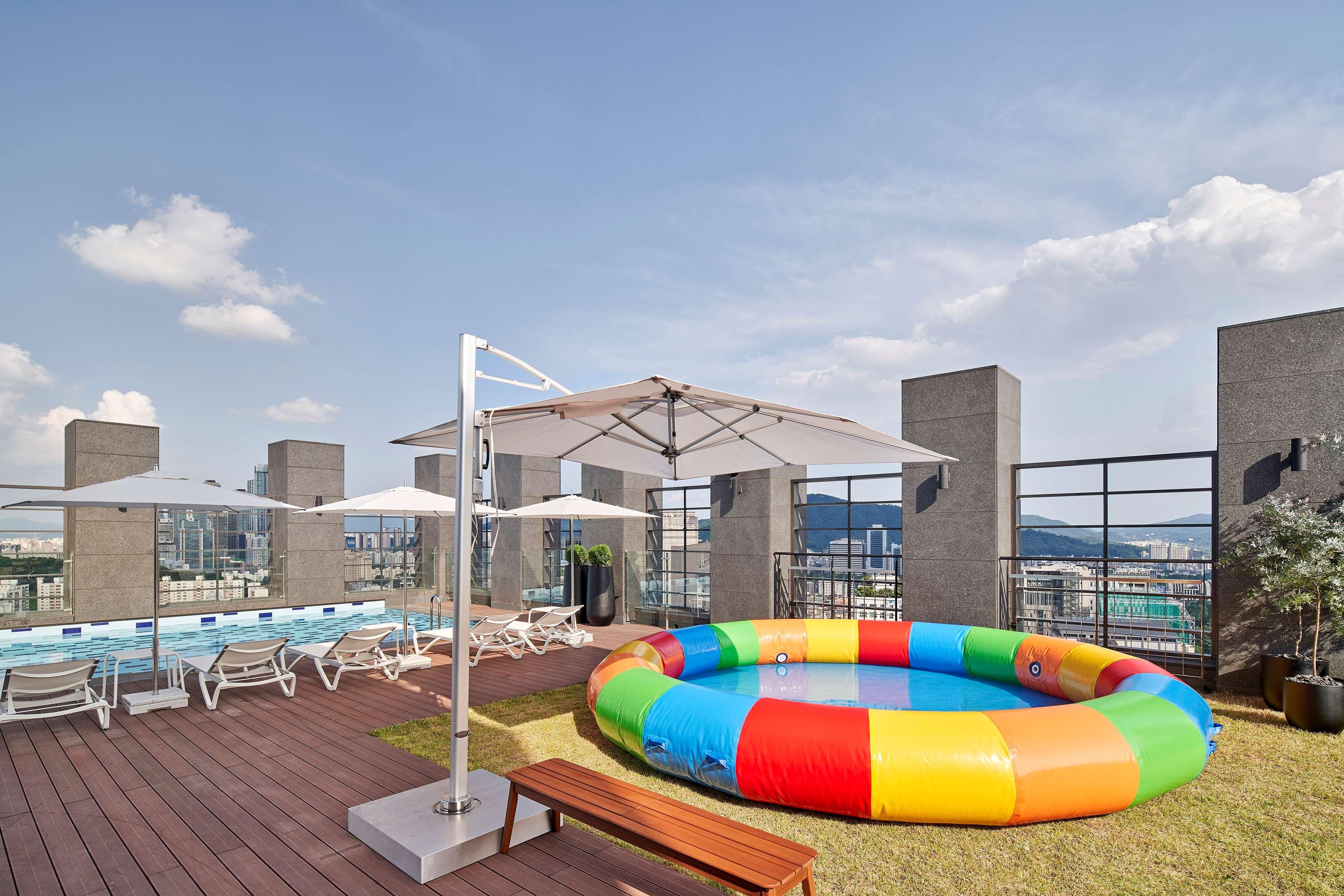 Hilton Garden Inn Seoul Gangnam Экстерьер фото
