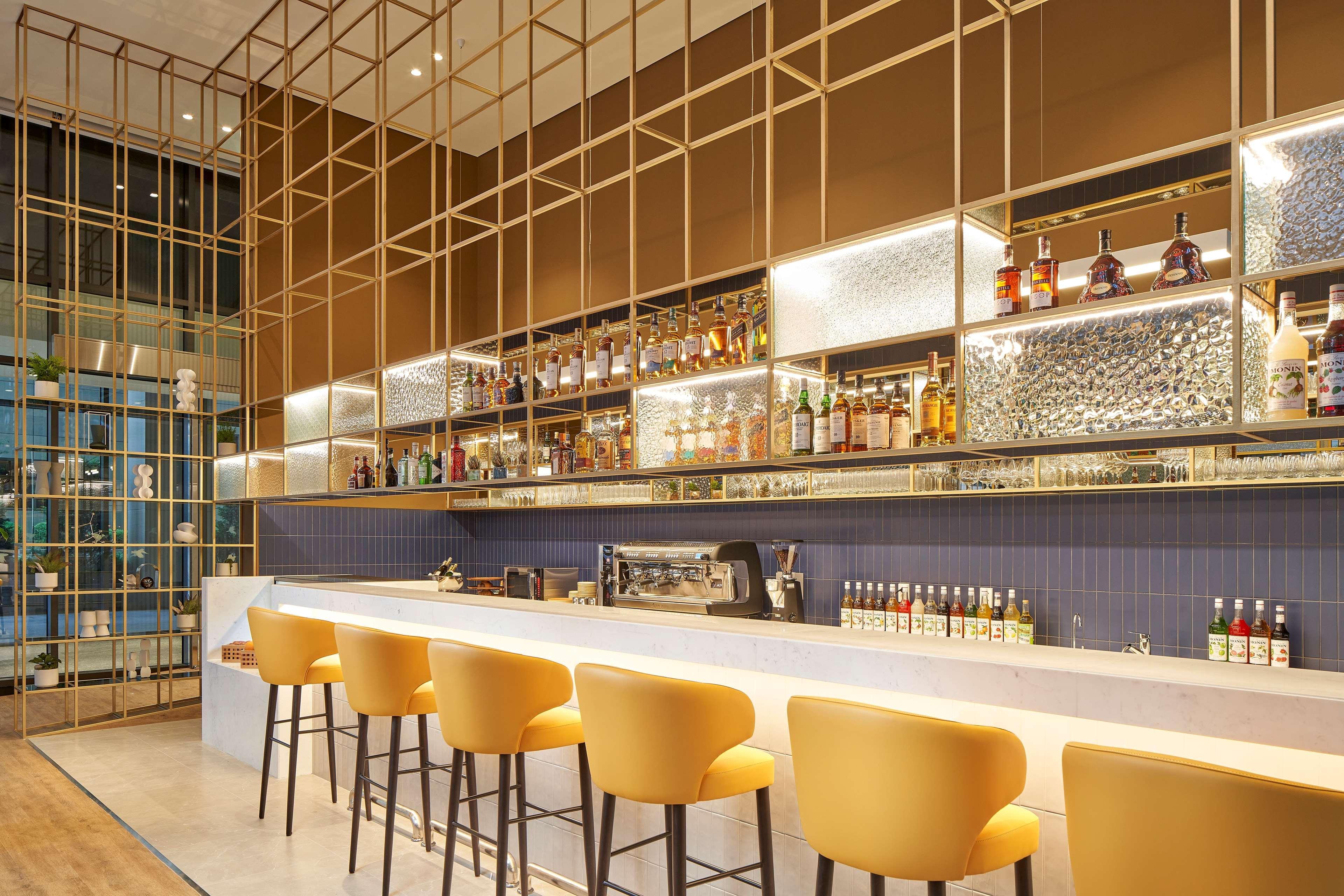 Hilton Garden Inn Seoul Gangnam Экстерьер фото
