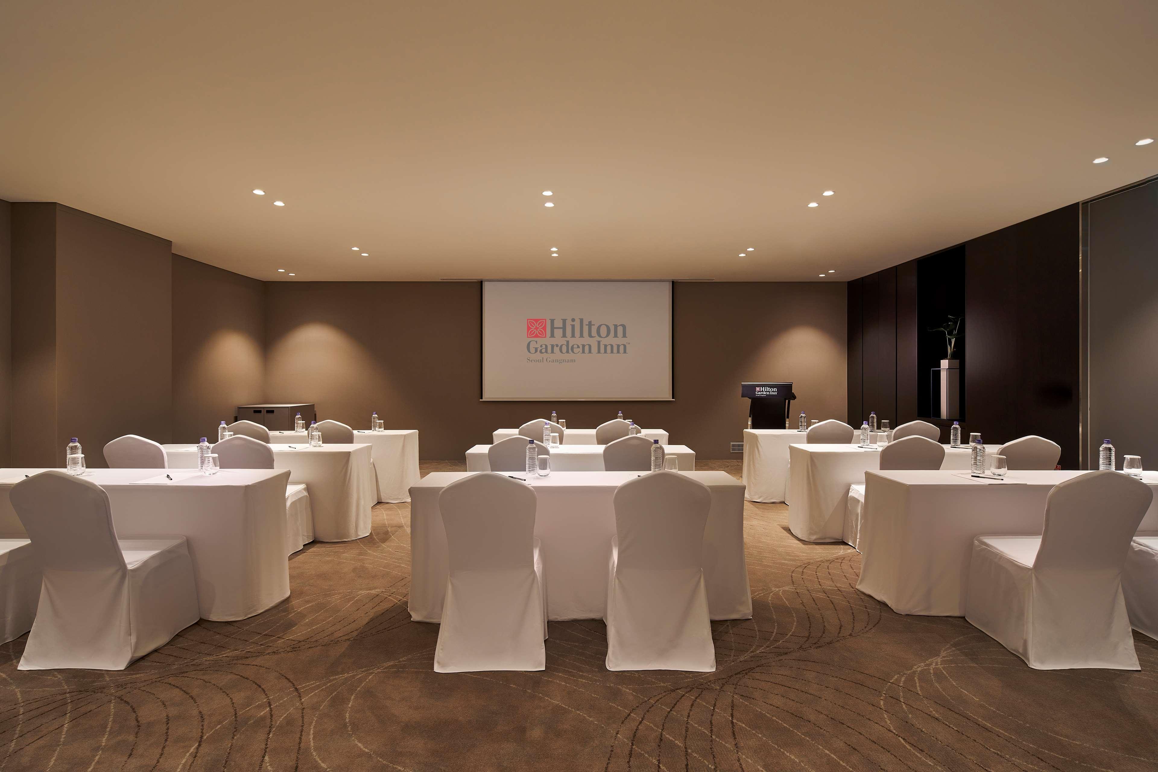 Hilton Garden Inn Seoul Gangnam Экстерьер фото