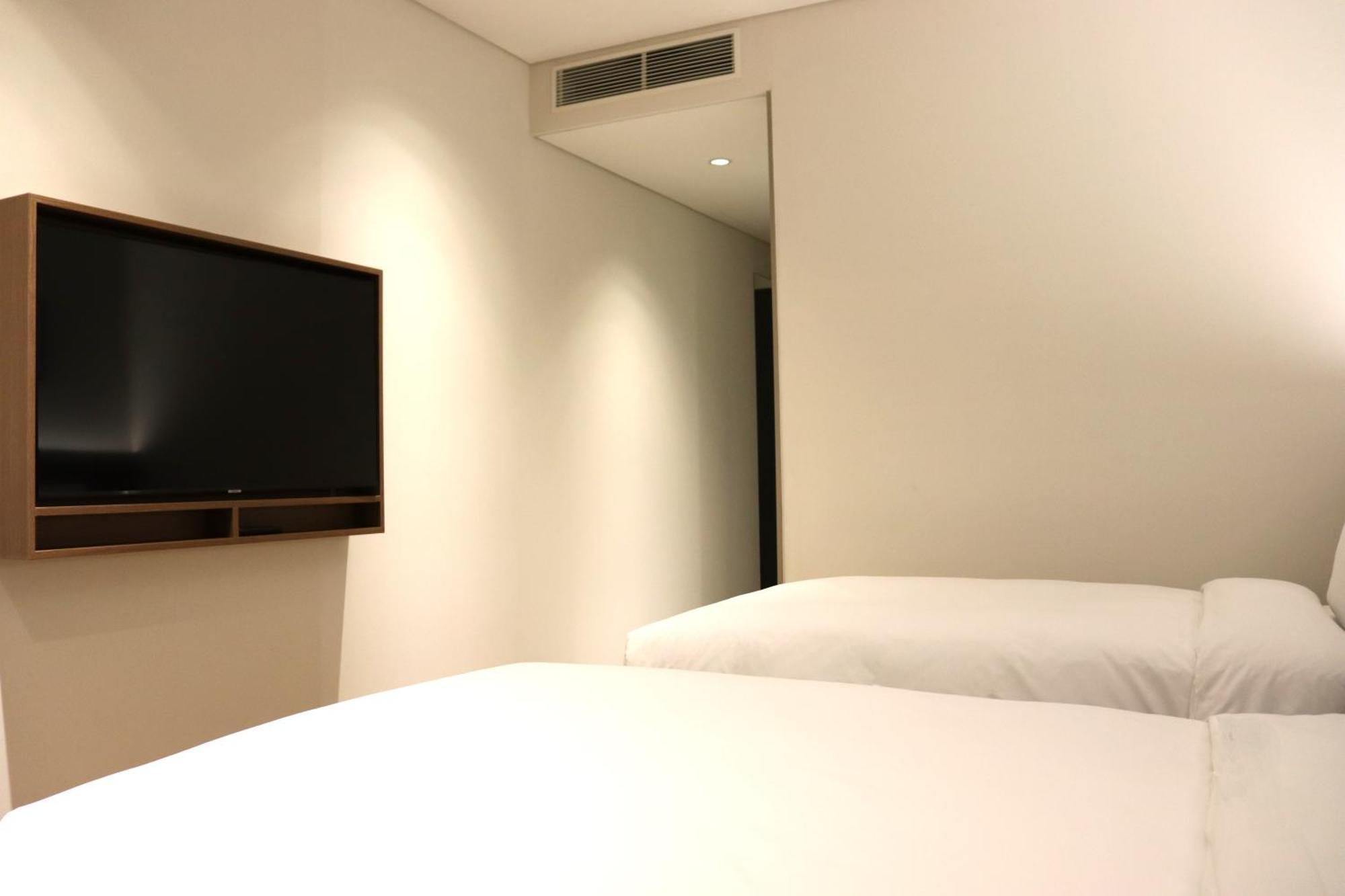Hilton Garden Inn Seoul Gangnam Экстерьер фото